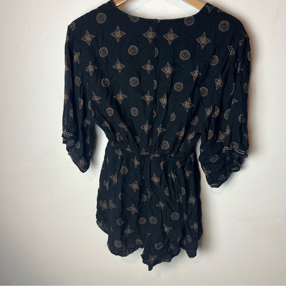 AMUSE Society Boho Romper Black Size Medium Viscose Geometric Pattern - Picture 6 of 6